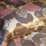 Silk pillow case with print effect